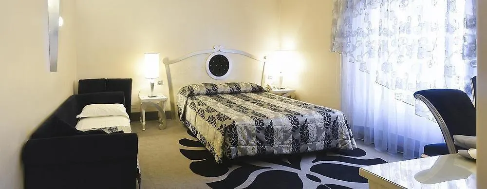 Zanhotel Tre Vecchi Bologna 4*,  Italy