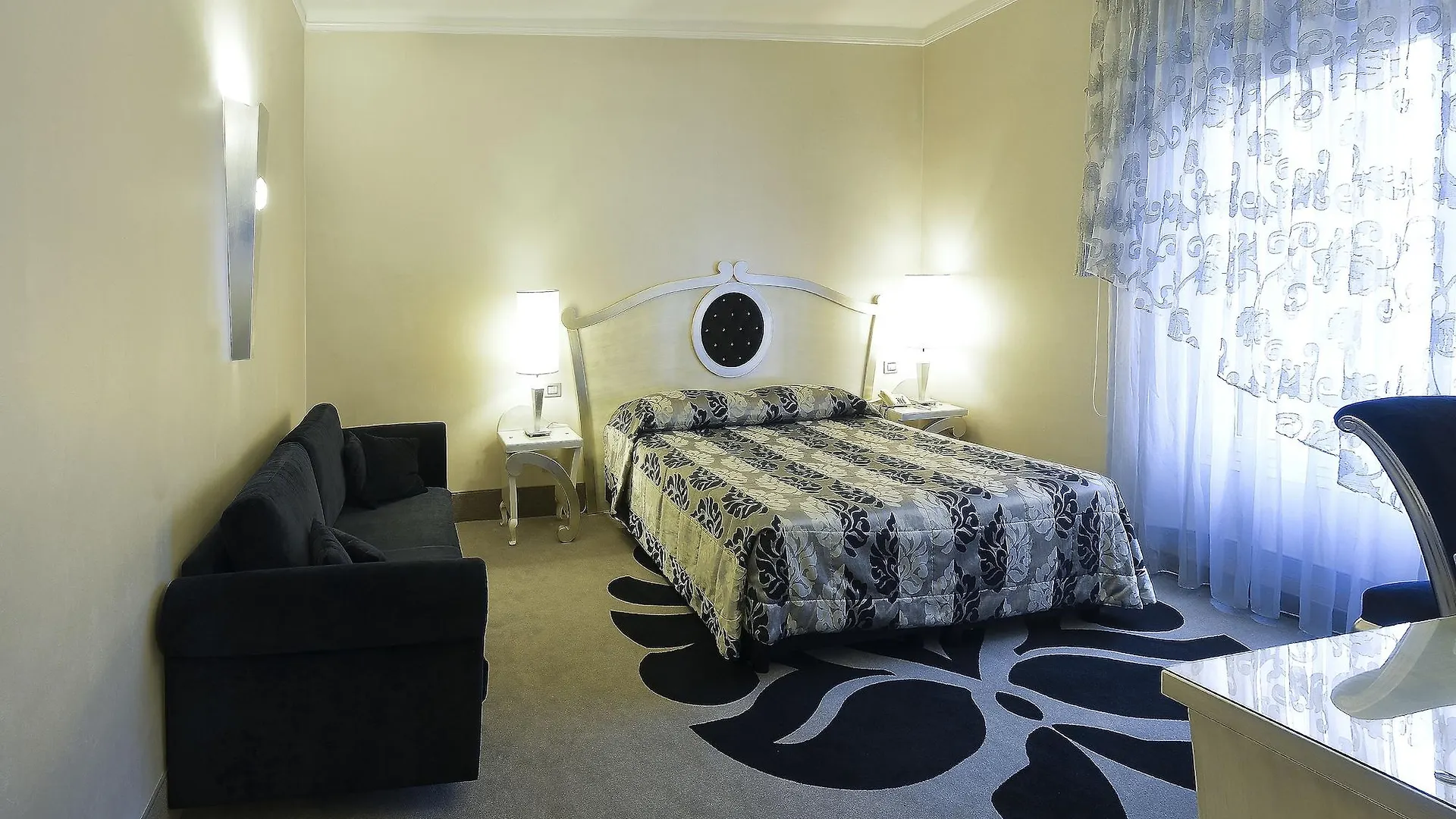 Zanhotel Tre Vecchi Bologna 4*,