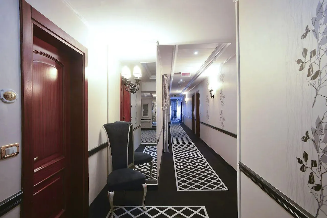 Zanhotel Tre Vecchi Bologna 4*,