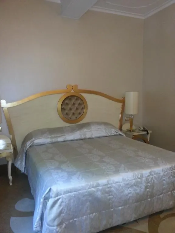 **** Hotel Zanhotel Tre Vecchi Bologna Italy