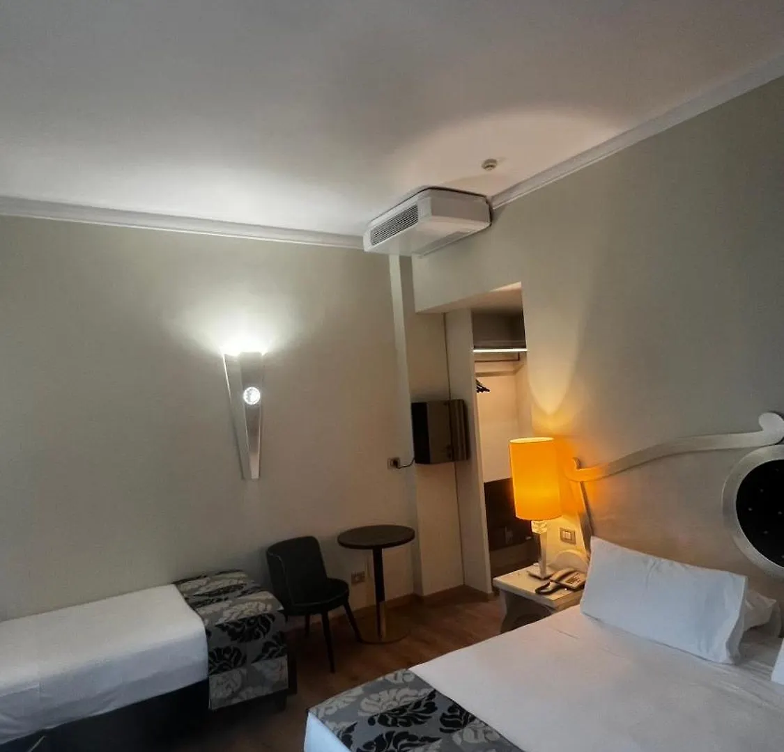 Zanhotel Tre Vecchi Bologna 4*,