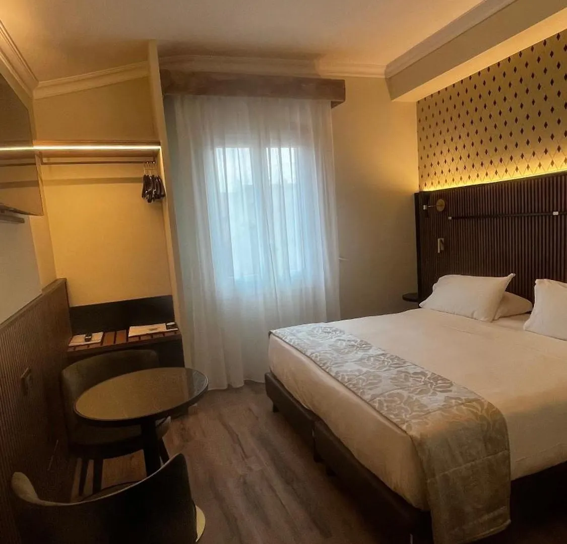 Hotel Zanhotel Tre Vecchi Bologna