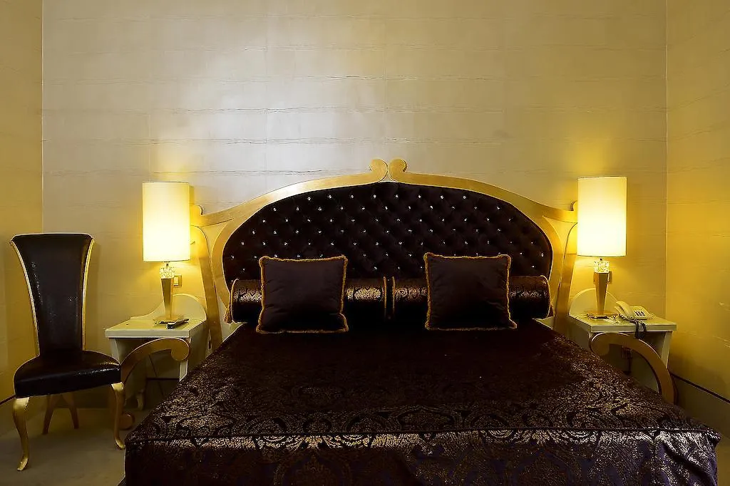 Zanhotel Tre Vecchi Bologna 4*,  Italy